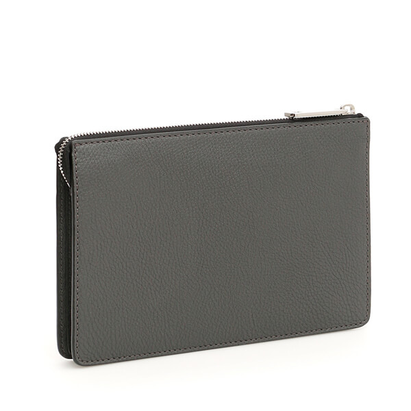 フェンディ クラッチバッグ コピー フェンディ モンスター フェンディ ローマンレザー スタンプロゴ7VA350 A4BH